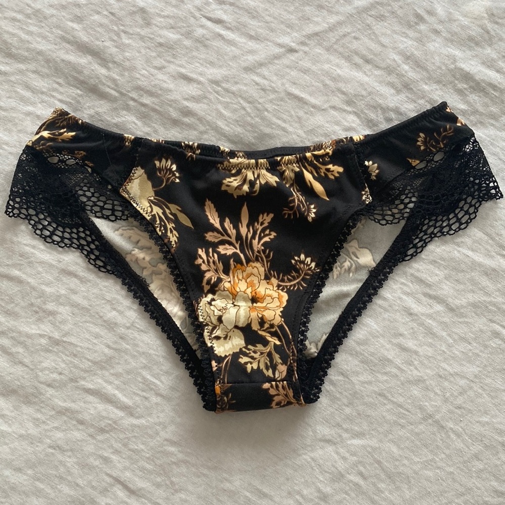 NWOT Spell and the gypsy bloomers